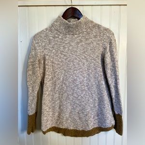 LL BEAN X-SMALL Woman’s Sweater- tan, turtleneck, comfy sweater